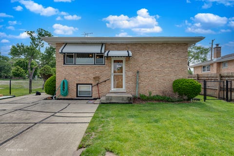 Tiny photo for 9020 Nashville Avenue, Oak Lawn, IL 60453 (MLS # 12698851)