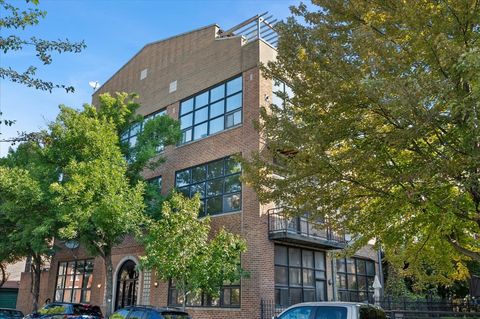 Photo of 1137 N WOOD Street #1H, Chicago, IL 60622 (MLS # 12582178)