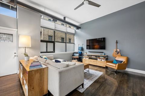 Tiny photo for 1137 N WOOD Street #1H, Chicago, IL 60622 (MLS # 12582178)