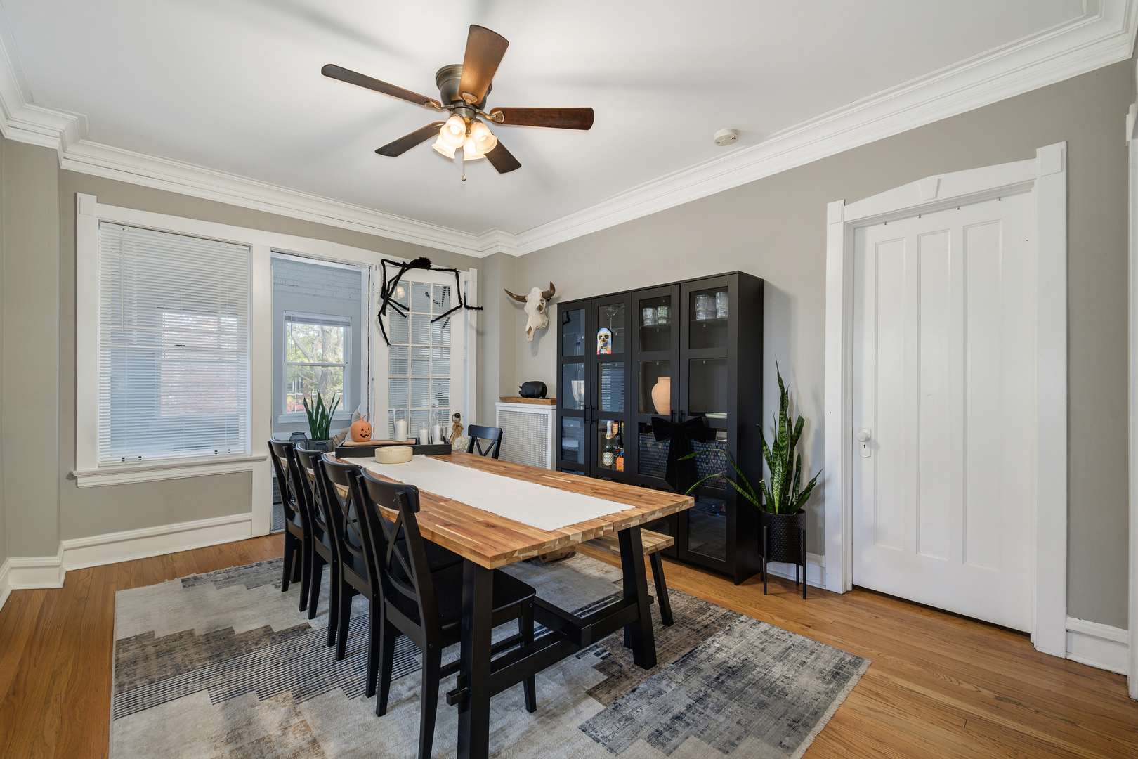 4257 N Lockwood Avenue