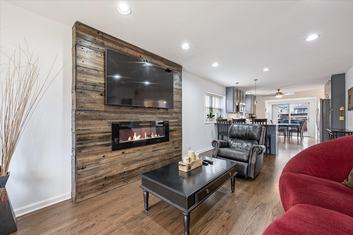 5877 N Central Avenue