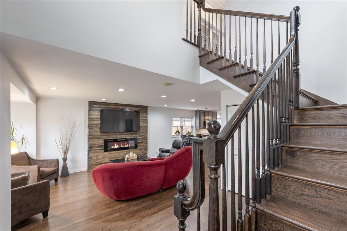 5877 N Central Avenue