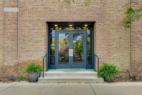 Tiny photo for 5235 N Ravenswood Avenue #3, Chicago, IL 60640 (MLS # 12505639)