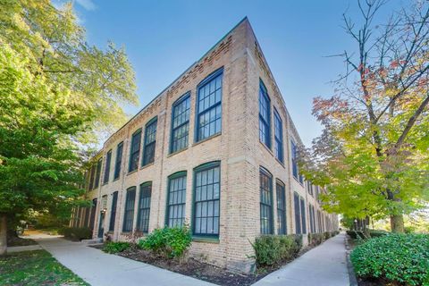 Tiny photo for 5235 N Ravenswood Avenue #3, Chicago, IL 60640 (MLS # 12505639)