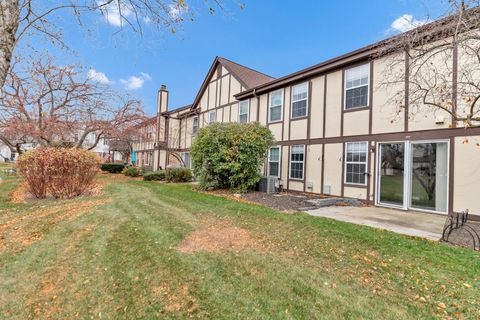 Tiny photo for 1941 Quaker Hollow Lane #1941, Streamwood, IL 60107 (MLS # 12530358)