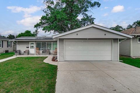 Photo of 809 Westshire Drive, Joliet, IL 60435 (MLS # 12759769)