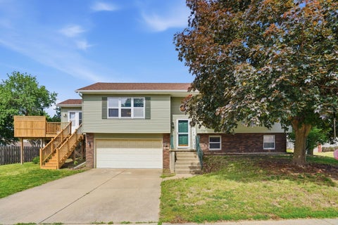 Photo of 6010 N Hancock Avenue, Davenport, IA 52806 (MLS # 12662480)