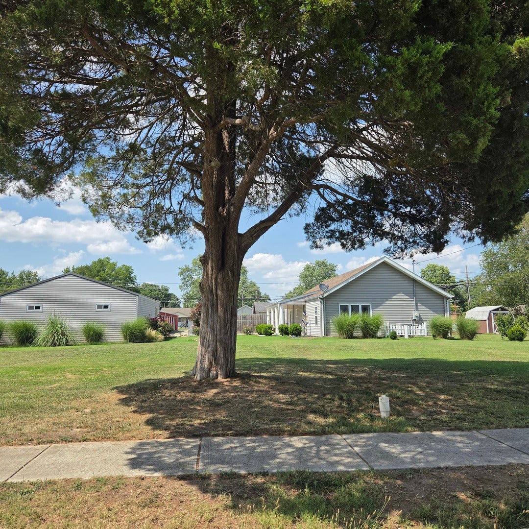 505 Sylvester Avenue W