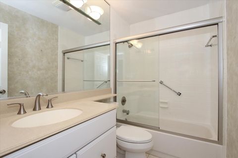 Tiny photo for 299 MALLARD POINT Point #D, Lake Barrington, IL 60010 (MLS # 12549419)