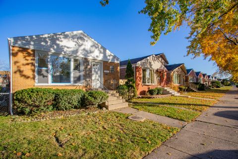 Tiny photo for 12421 S Honore Street, Calumet Park, IL 60827 (MLS # 12514298)