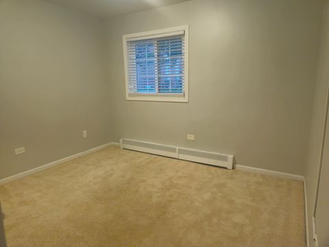 Tiny photo for 125 W Elk Trail #124, Carol Stream, IL 60188 (MLS # 12467323)