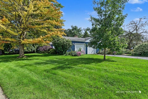 Tiny photo for 19 S Hawthorne Boulevard, Mundelein, IL 60060 (MLS # 12759137)