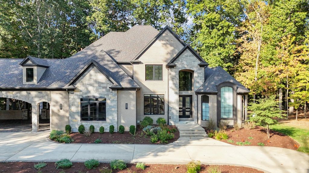 Photo for 1410 E White Oak Road, Mahomet, IL 61853 (MLS # 12489148)