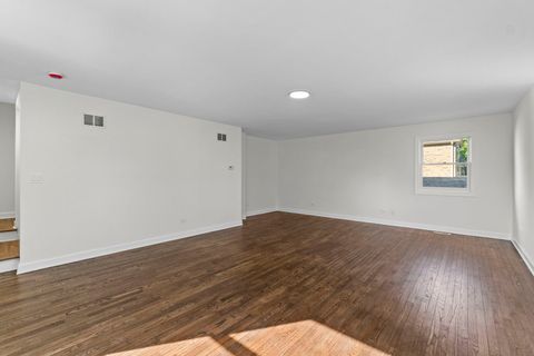 Tiny photo for 19 E 56th Street, Westmont, IL 60559 (MLS # 12552649)