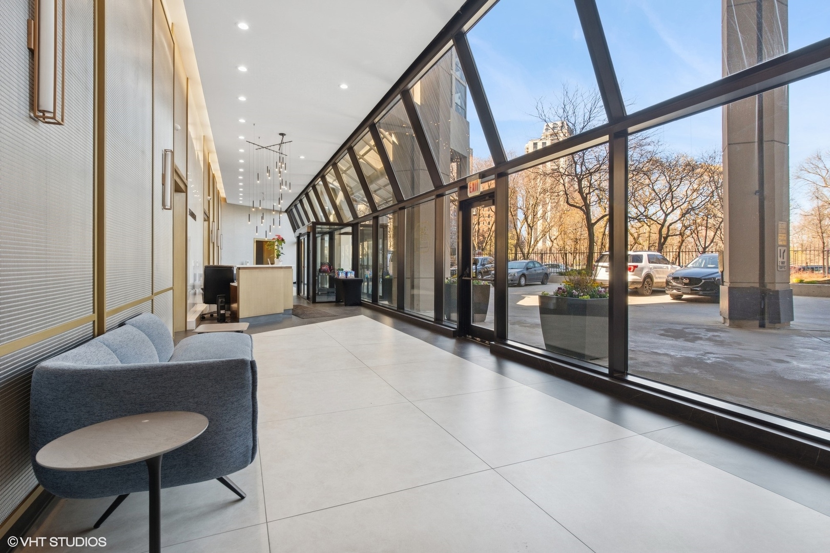 345 W FULLERTON Parkway 1006