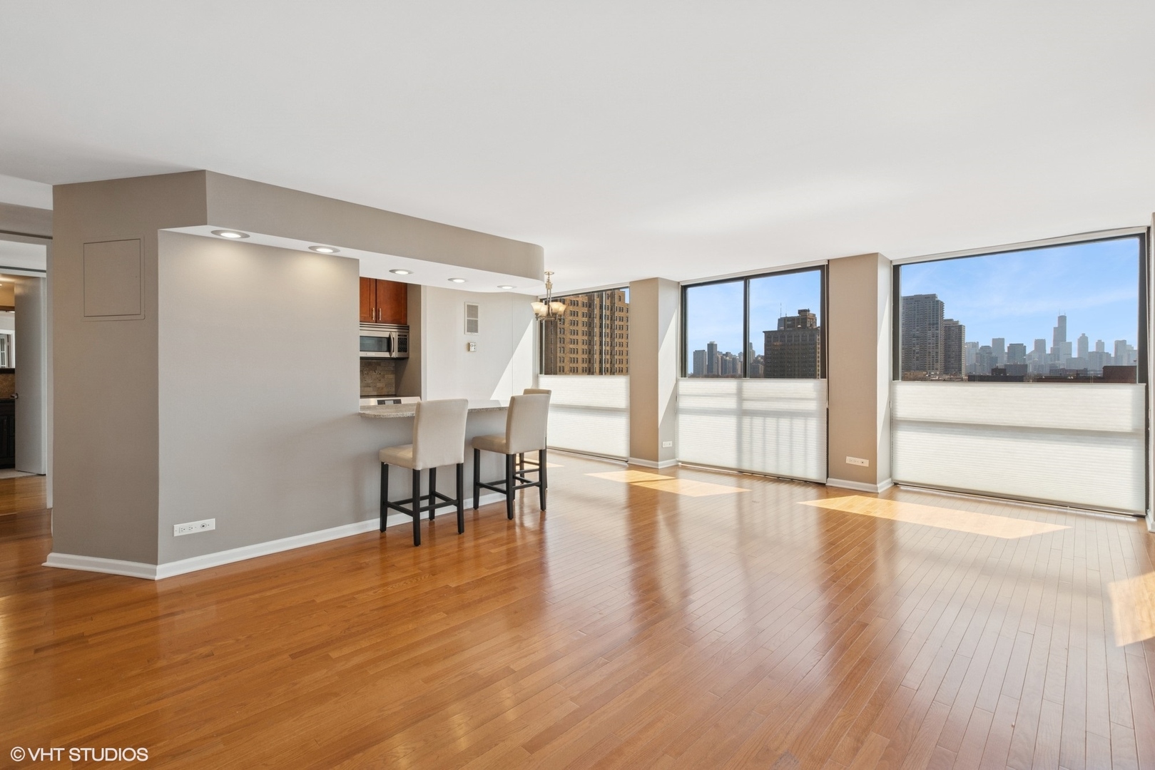 345 W FULLERTON Parkway 1006