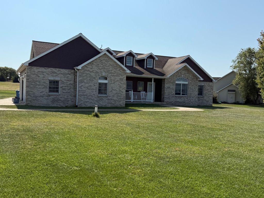 Photo for 8750 Winter Street, Rock Falls, IL 61071 (MLS # 12480684)