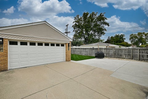 Tiny photo for 1652 Heidorn Avenue, Westchester, IL 60154 (MLS # 12782268)