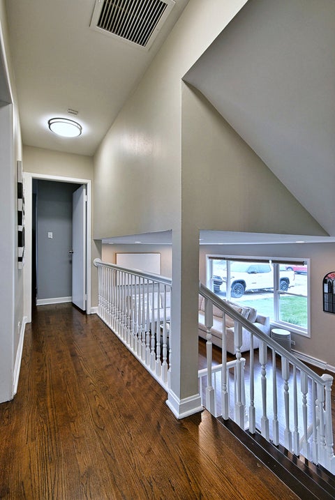 Tiny photo for 1652 Heidorn Avenue, Westchester, IL 60154 (MLS # 12782268)