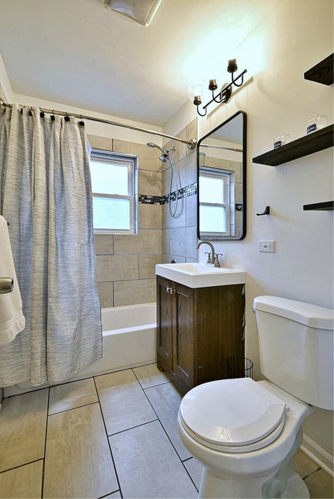 Tiny photo for 1652 Heidorn Avenue, Westchester, IL 60154 (MLS # 12782268)