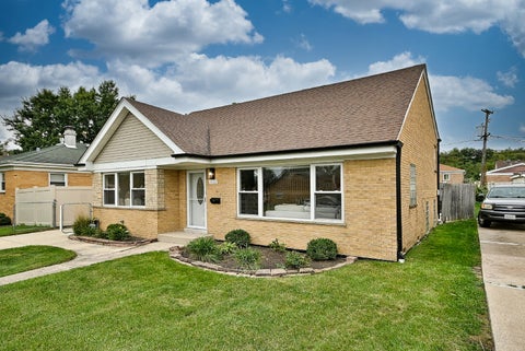 Tiny photo for 1652 Heidorn Avenue, Westchester, IL 60154 (MLS # 12782268)