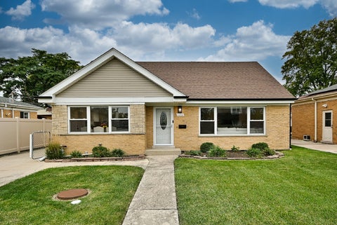 Tiny photo for 1652 Heidorn Avenue, Westchester, IL 60154 (MLS # 12782268)
