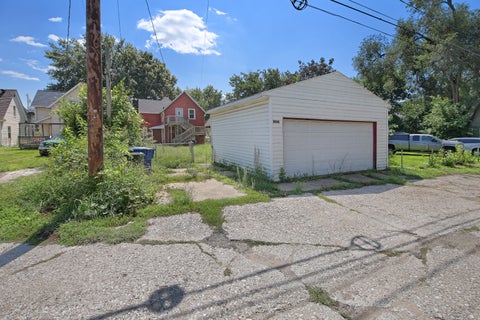 Tiny photo for 2024 Dixwell Street, Davenport, IA 52802 (MLS # 12739573)