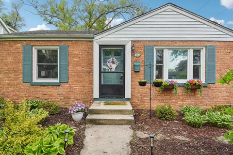Tiny photo for 836 Lyford Lane, Wheaton, IL 60189 (MLS # 12626920)