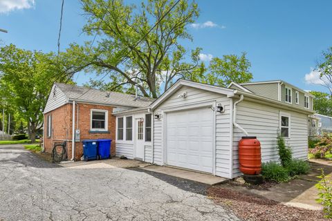 Tiny photo for 836 Lyford Lane, Wheaton, IL 60189 (MLS # 12626920)