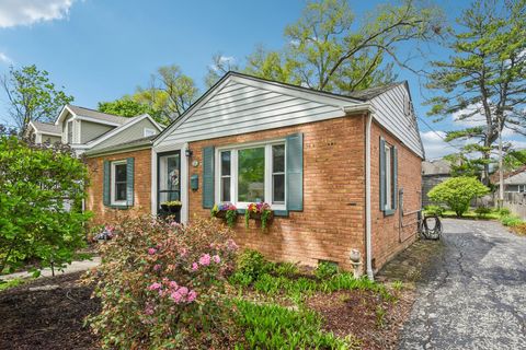 Tiny photo for 836 Lyford Lane, Wheaton, IL 60189 (MLS # 12626920)