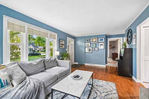 Tiny photo for 836 Lyford Lane, Wheaton, IL 60189 (MLS # 12626920)