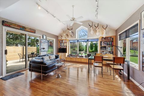 Tiny photo for 631 S Fern Court, Elmhurst, IL 60126 (MLS # 12617862)