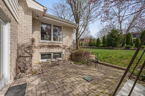 Tiny photo for 631 S Fern Court, Elmhurst, IL 60126 (MLS # 12617862)