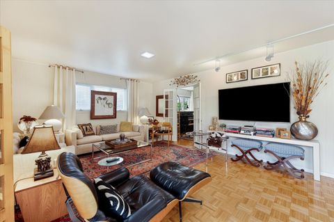 Tiny photo for 631 S Fern Court, Elmhurst, IL 60126 (MLS # 12617862)