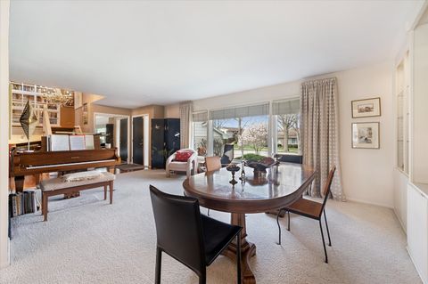 Tiny photo for 631 S Fern Court, Elmhurst, IL 60126 (MLS # 12617862)