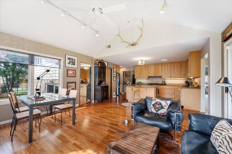 Tiny photo for 631 S Fern Court, Elmhurst, IL 60126 (MLS # 12617862)