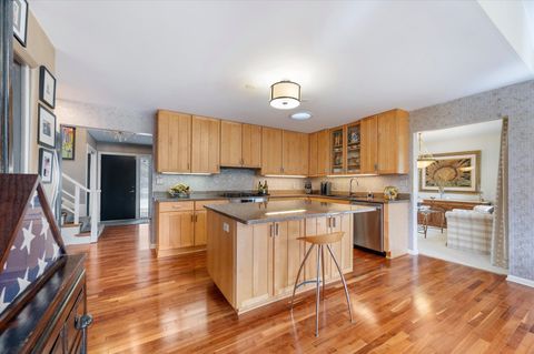 Tiny photo for 631 S Fern Court, Elmhurst, IL 60126 (MLS # 12617862)