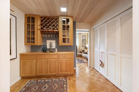 Tiny photo for 631 S Fern Court, Elmhurst, IL 60126 (MLS # 12617862)