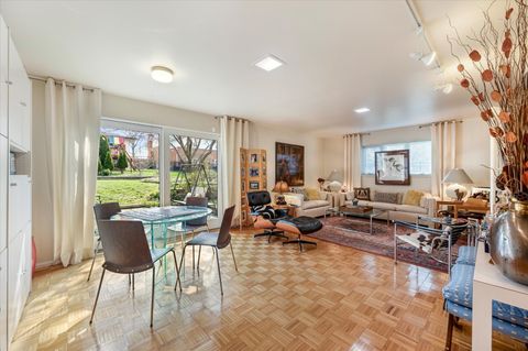 Tiny photo for 631 S Fern Court, Elmhurst, IL 60126 (MLS # 12617862)