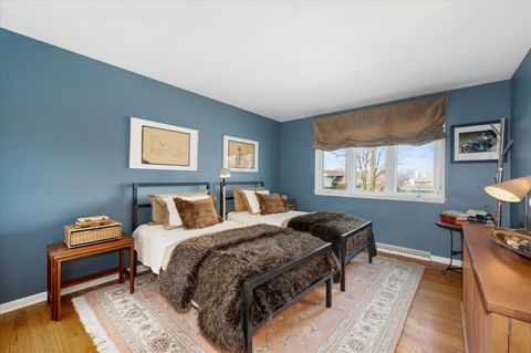 Tiny photo for 631 S Fern Court, Elmhurst, IL 60126 (MLS # 12617862)