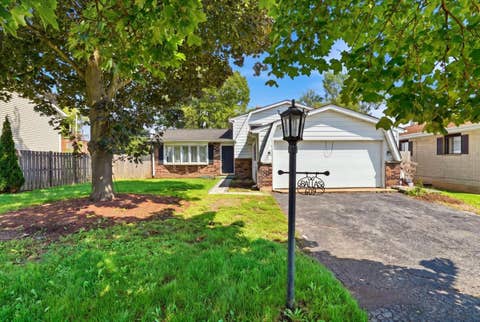 Photo of 609 BALDWIN Avenue, Waukegan, IL 60085 (MLS # 12740968)
