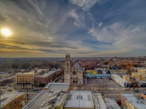 Tiny photo for 1122 W Catalpa Avenue #611, Chicago, IL 60640 (MLS # 12531818)