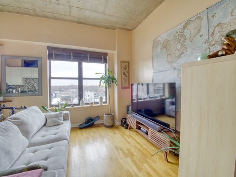 Tiny photo for 1122 W Catalpa Avenue #611, Chicago, IL 60640 (MLS # 12531818)