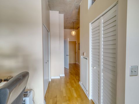 Tiny photo for 1122 W Catalpa Avenue #611, Chicago, IL 60640 (MLS # 12531818)
