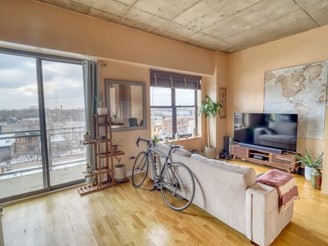 Tiny photo for 1122 W Catalpa Avenue #611, Chicago, IL 60640 (MLS # 12531818)