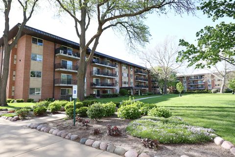 2230 S Goebbert Road 139 Arlington Heights IL 60005