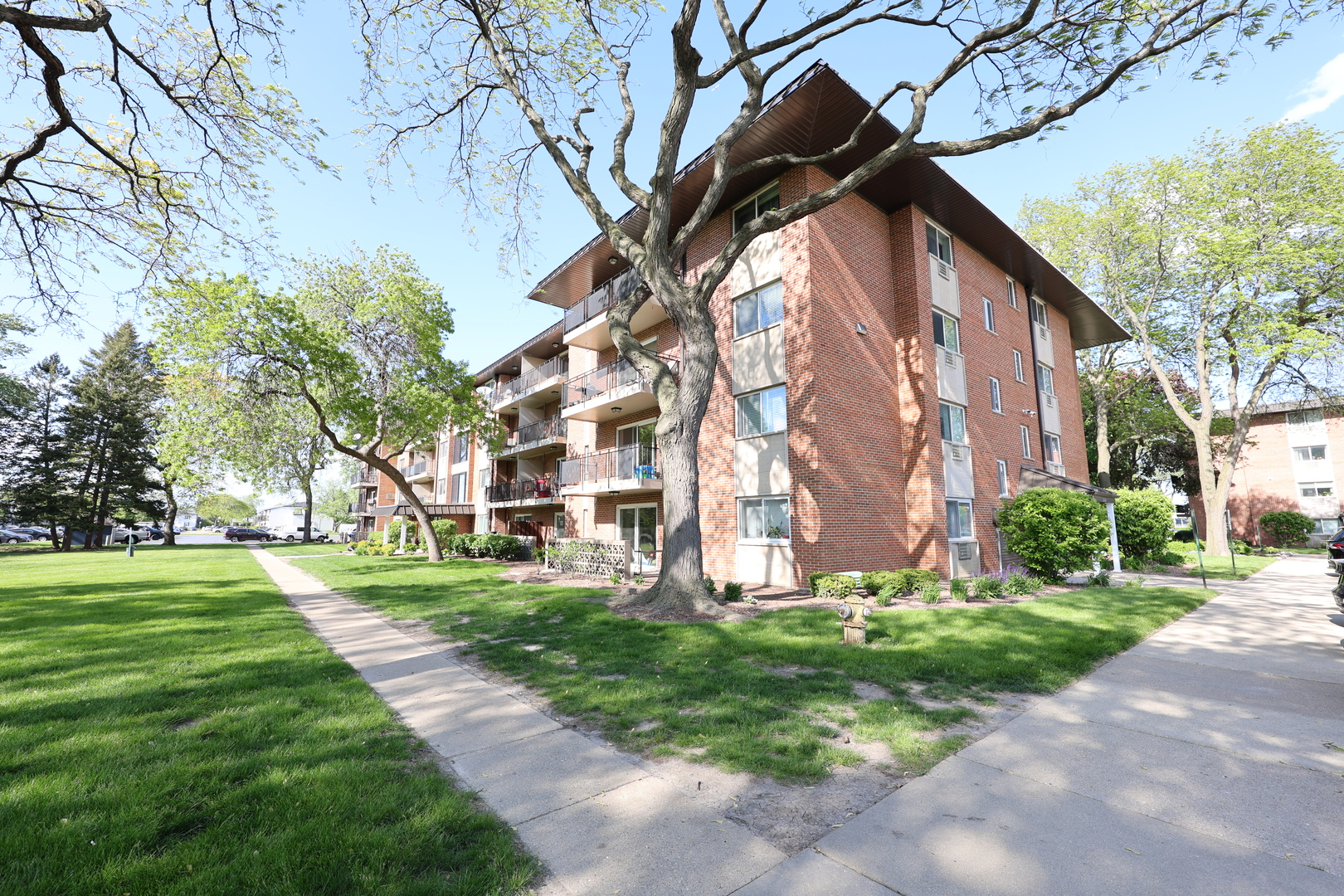 2230 S Goebbert Road 139