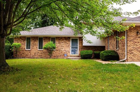 Tiny photo for 911 COLONADE Road, Shorewood, IL 60404 (MLS # 12576659)