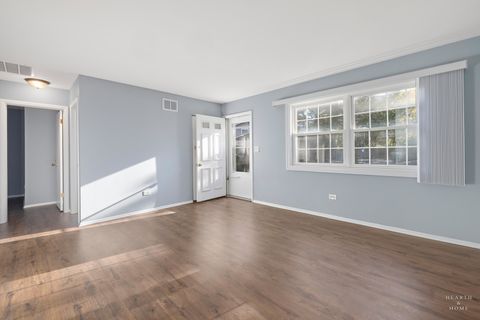 Tiny photo for 1208 Quincy Court, Wheeling, IL 60090 (MLS # 12503741)