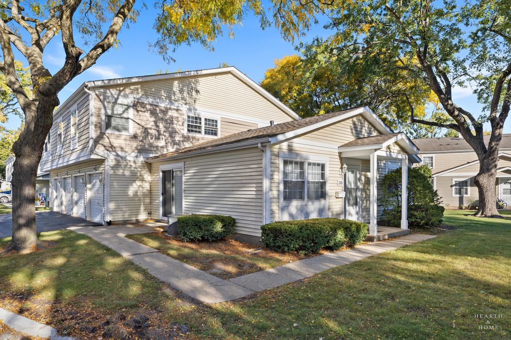 Photo for 1208 Quincy Court, Wheeling, IL 60090 (MLS # 12503741)